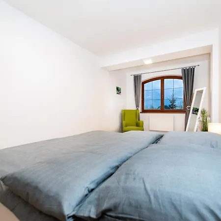 Deluxe Lomnica Aparthotel