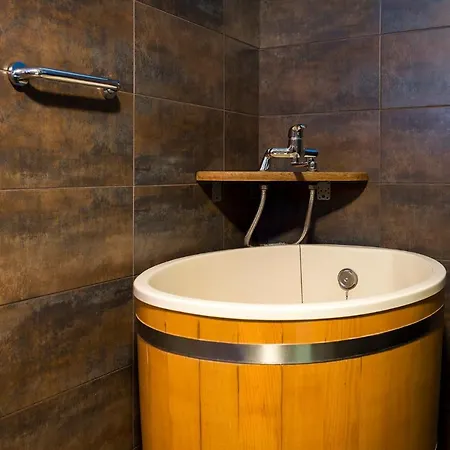 Deluxe Lomnica Aparthotel 4*